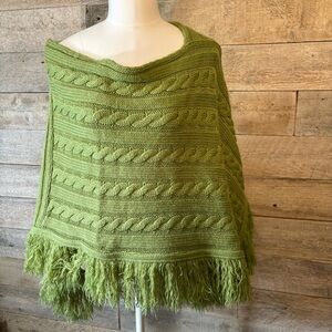 🛍️3/$30 Heather VB. women’s green fringed cableknit‎ shawl poncho sweater cape